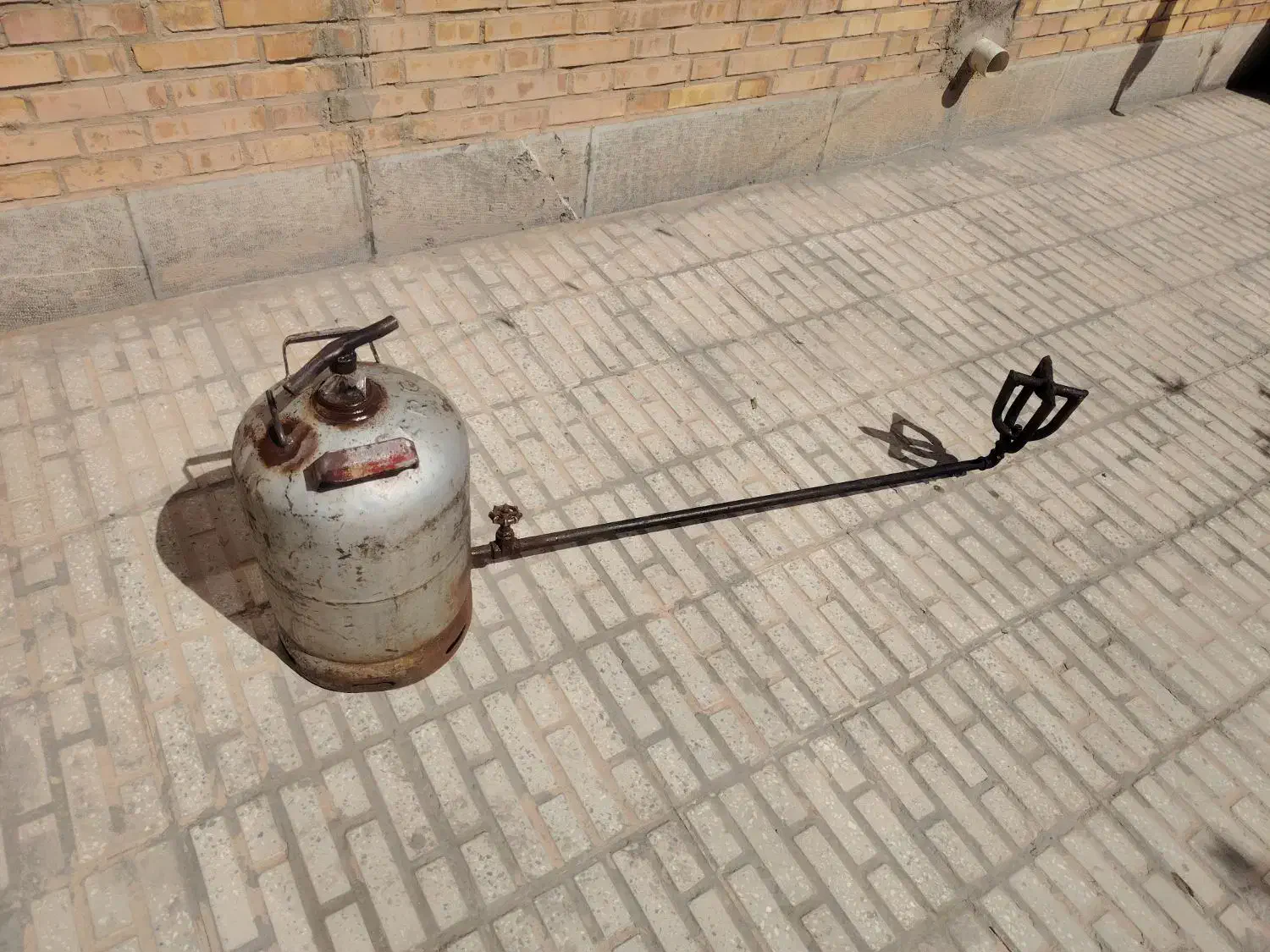 چراغ (فارسونکا) نفتی و گازوئیلی|لامپ و چراغ|آباده, |دیوار