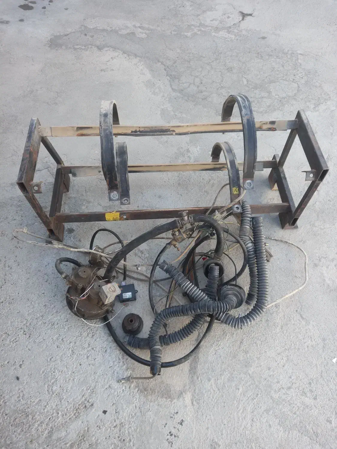 وسایل سی ان جی پراید ولی کپسول نداره|قطعات یدکی و لوازم جانبی|یاسوج, |دیوار