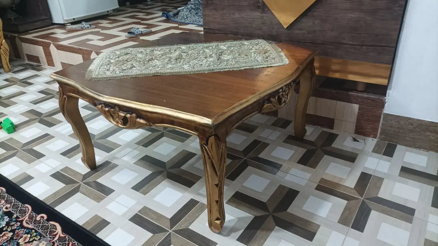 مبل 9نفره سلطنتی|مبلمان خانگی و میز عسلی|خرم‌آباد, |دیوار