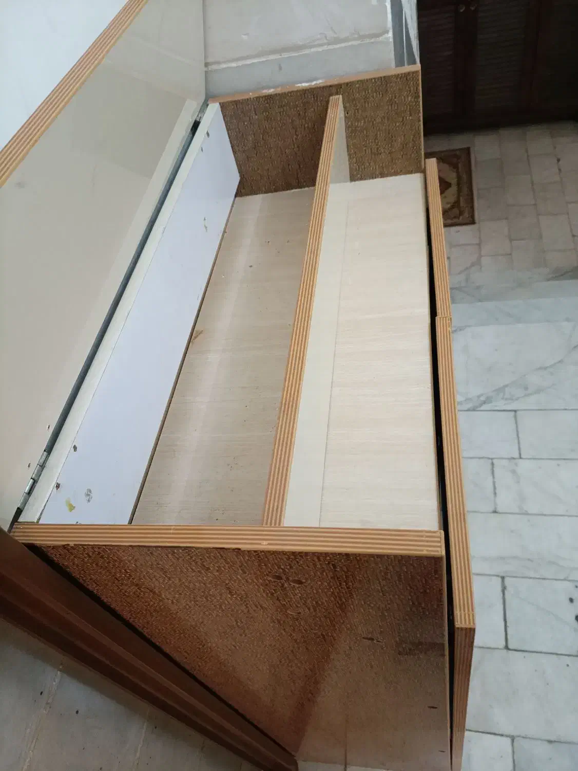 جاکفشی|جاکفشی، کمد، دراور|یزد, |دیوار