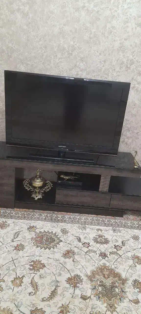 تلویزیون ال سی دی ۴۲ اینچ سامسونگ|تلویزیون و پروژکتور|اصفهان, حصه جنوبی|دیوار