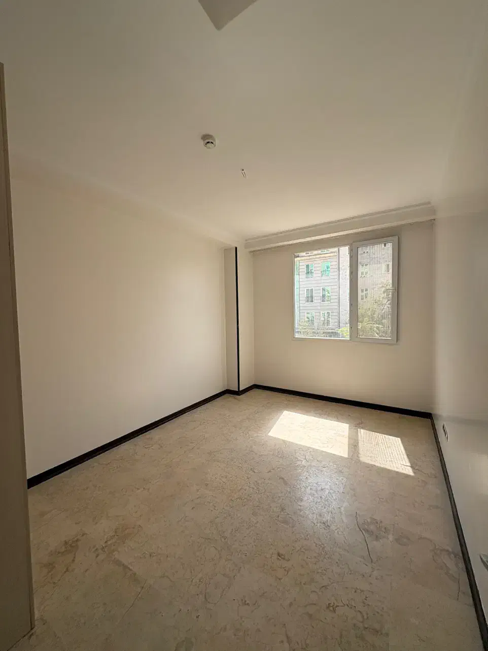 ۱۲۰ متری / ۲ خواب / هروی / لابی شیک