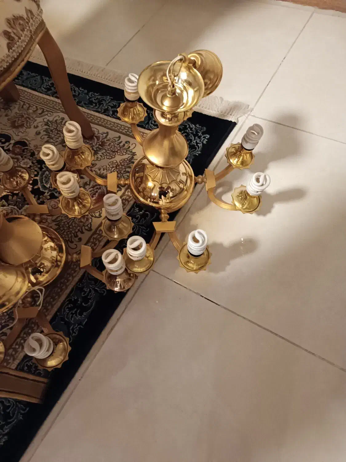 لوستر ۸شاخه|لوستر و چراغ آویز|هشتگرد, فاز ۲ مهستان|دیوار