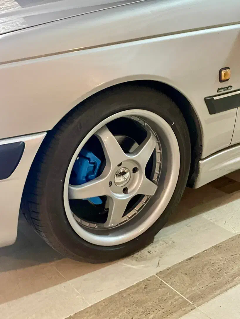 رینگ و لاستیک ۱۷ پژو سبک|قطعات یدکی و لوازم جانبی|تهران, شهرک پرواز|دیوار