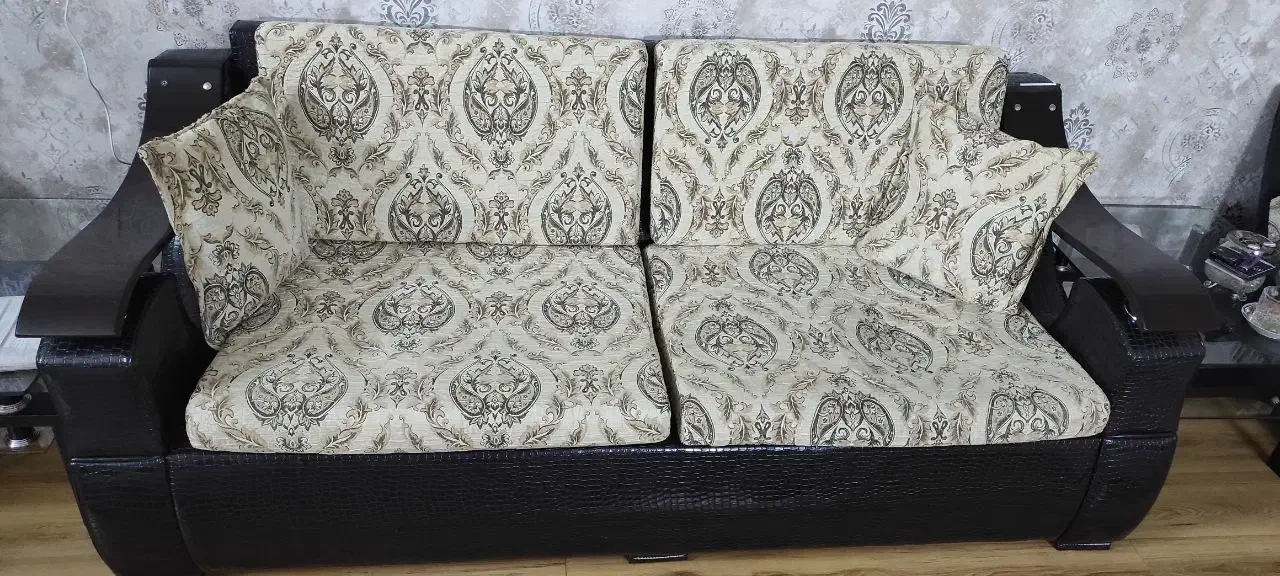 مبل راحتی|مبلمان خانگی و میز عسلی|خوی, |دیوار