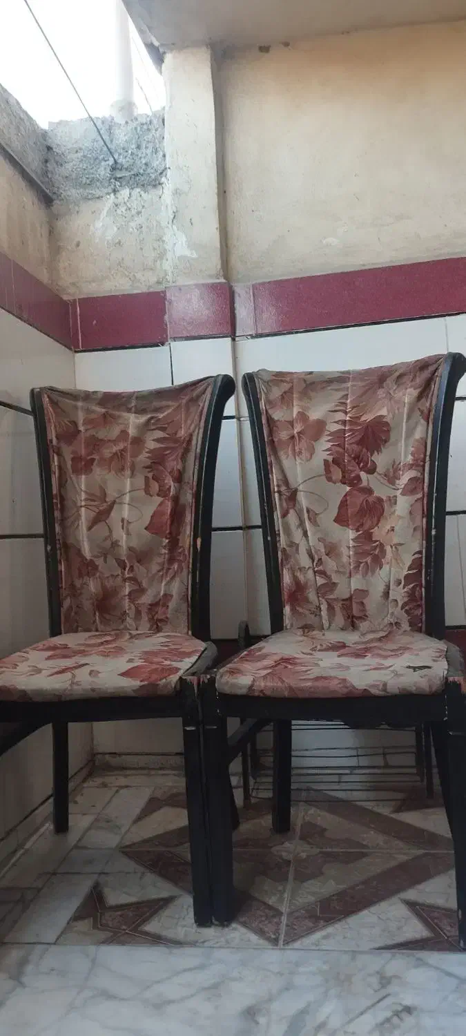 دو عدد صندلی چوبی|میز و صندلی غذاخوری|کردکوی, |دیوار