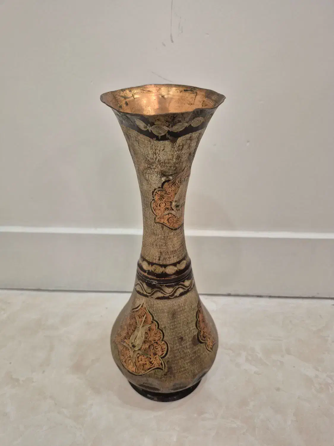 گلدان مسی|کلکسیون اشیاء عتیقه|تهران, والفجر (افسریه)|دیوار