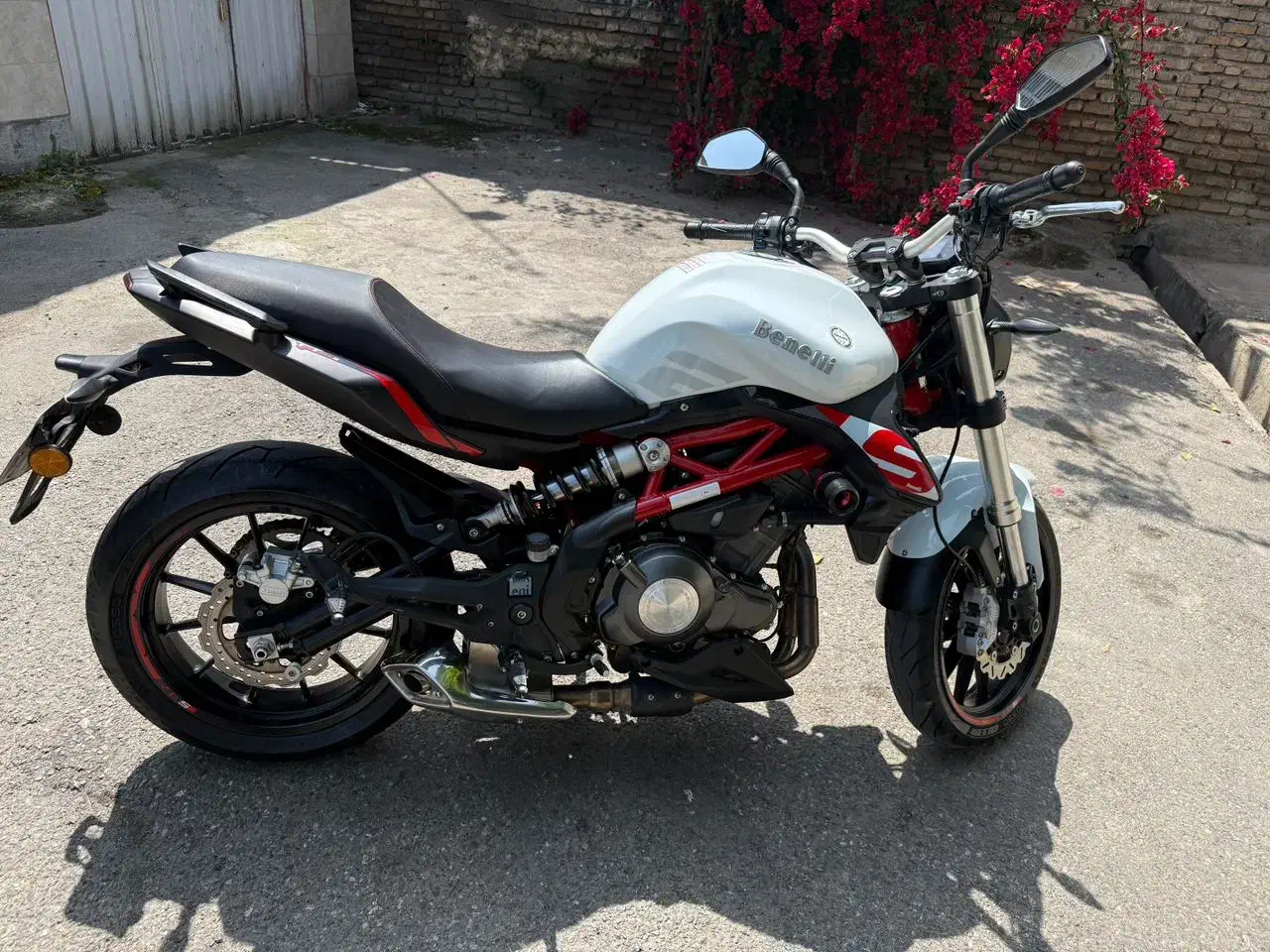 بنلی ۳۰۰ دوسیلندر|موتورسیکلت|تهران, شهرک فردوس (حسینی)|دیوار