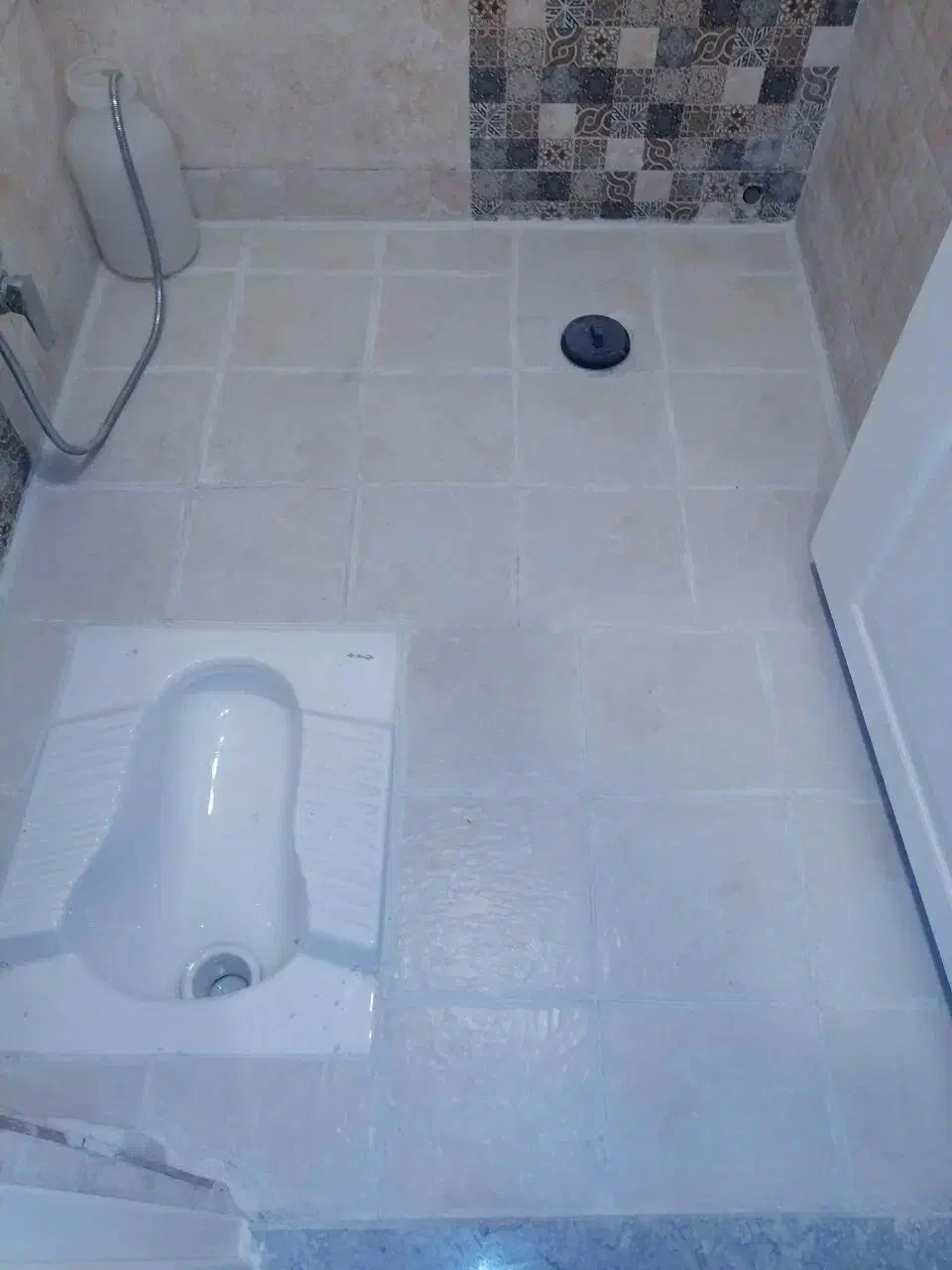 رهایی از رطوبت نم نشتی وچکه بدون تخریب|خدمات پیشه و مهارت|بروجرد, |دیوار