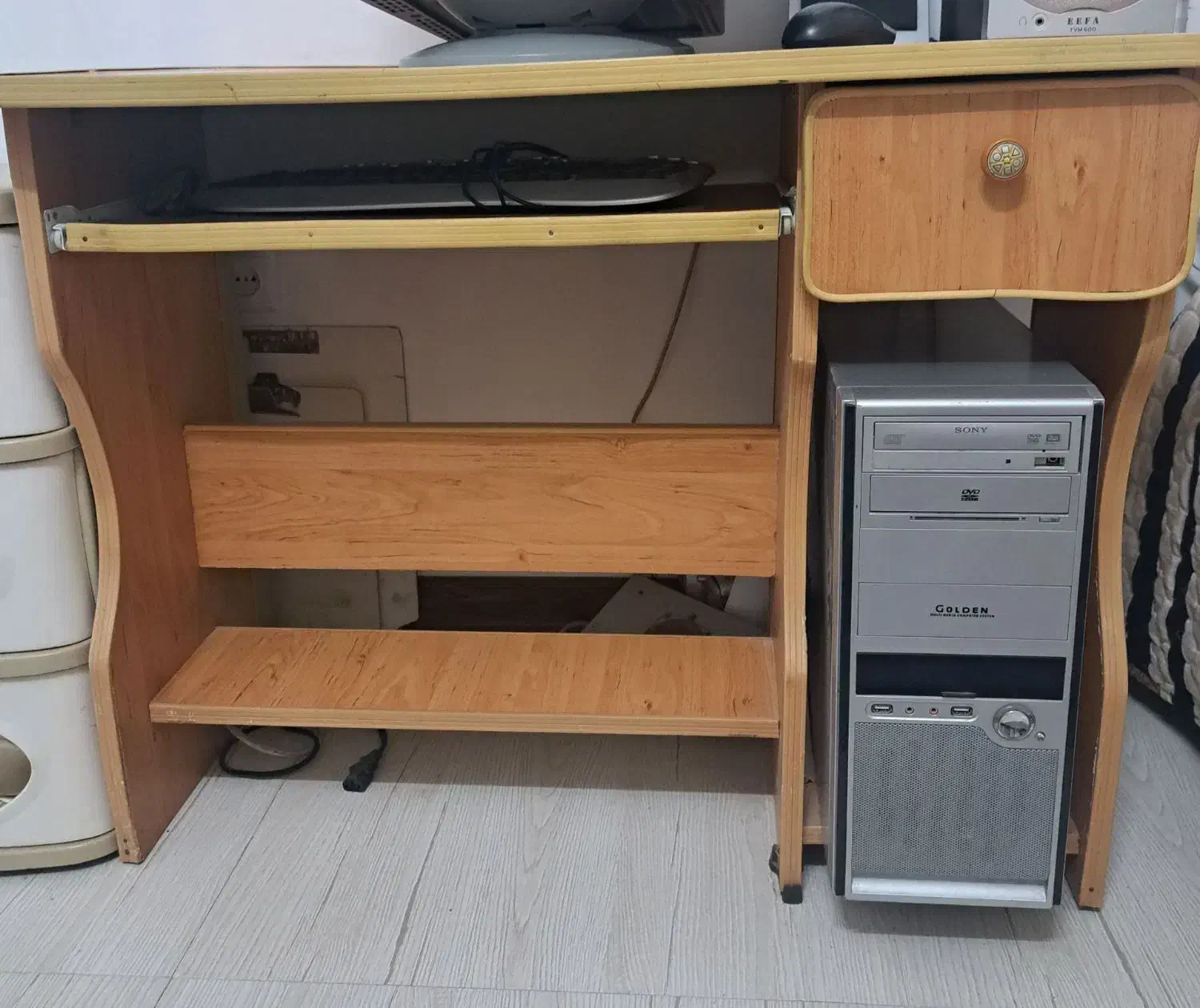 میز کامپیتر|میز تحریر و کامپیوتر|نیشابور, ابراهیم ادهم|دیوار