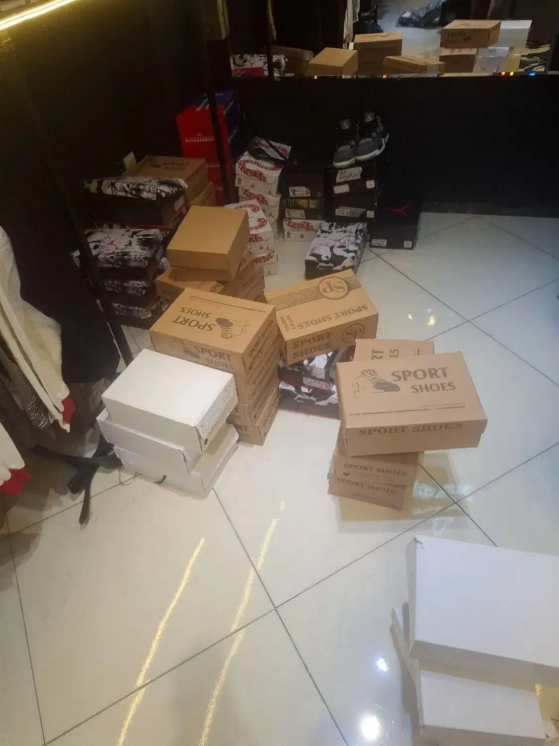 اجاره مغازه طبقه بالا پاساژ ملت|اجارهٔ مغازه و غرفه|کامیاران, |دیوار