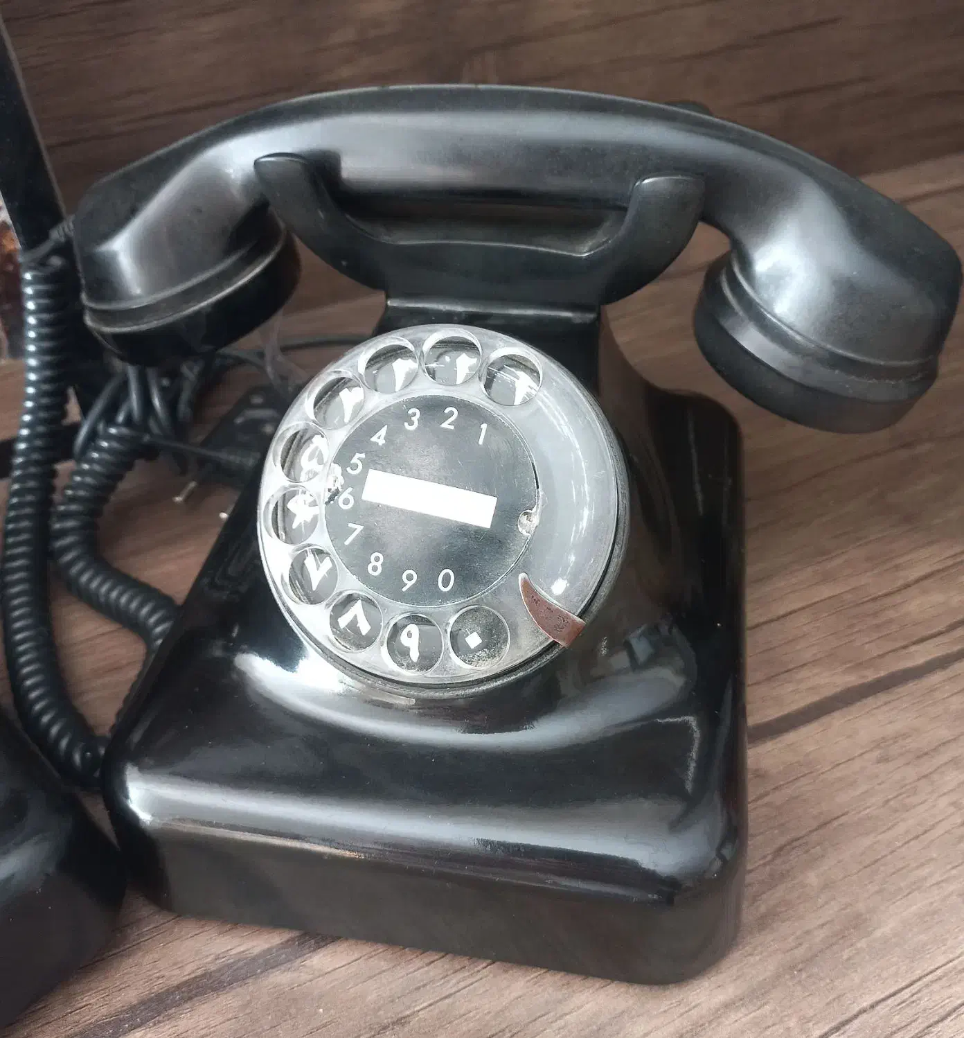 تلفنهایی قدیمی.زیمنس|کلکسیون اشیاء عتیقه|گلپایگان, |دیوار