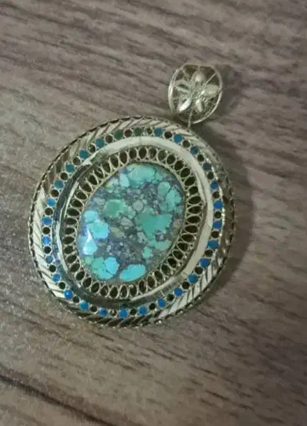 دزدیده شده|جواهرات|شیراز, گلدشت معالیآباد|دیوار