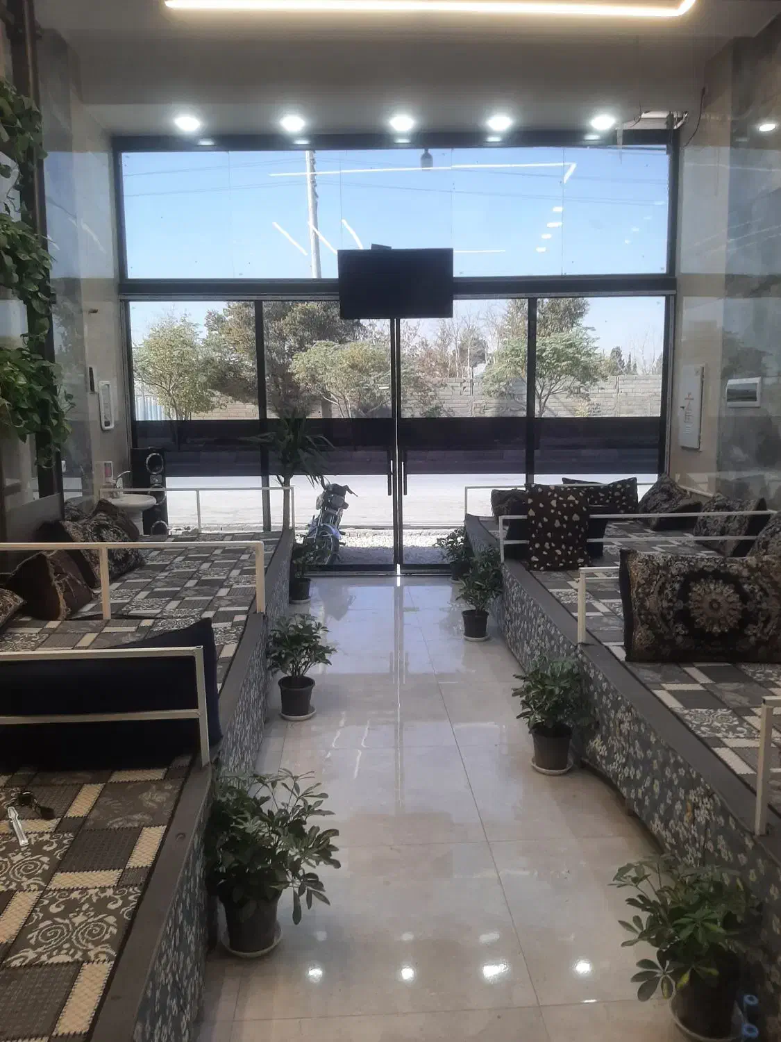 کار در چایخانه|استخدام خدمات فروشگاه و رستوران|خمینی‌شهر, |دیوار