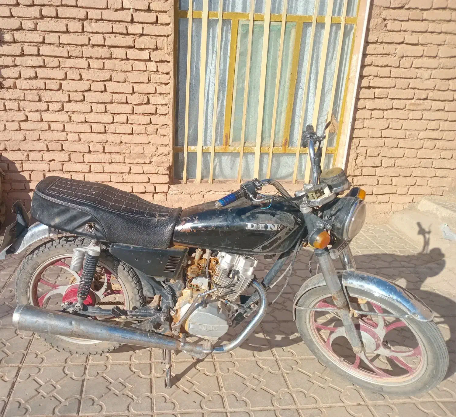 دینو|موتورسیکلت|آیسک, |دیوار