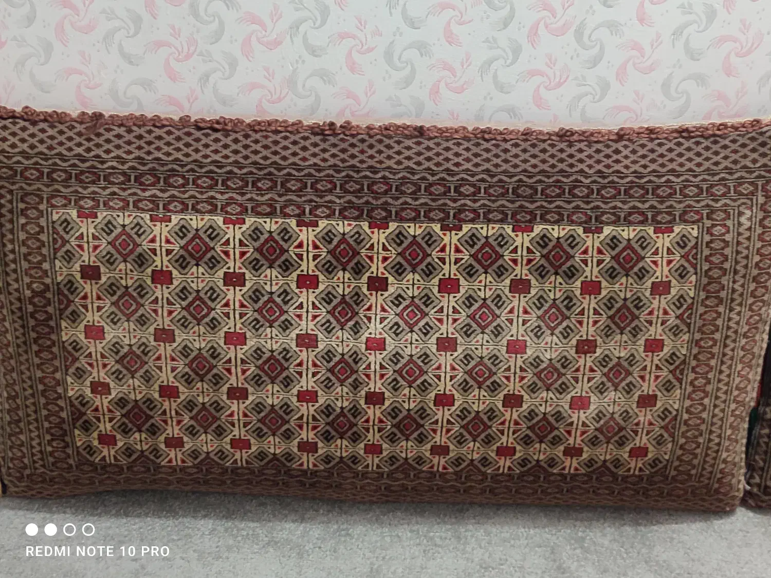 پشتی دستباف|پشتی|جلفا, |دیوار