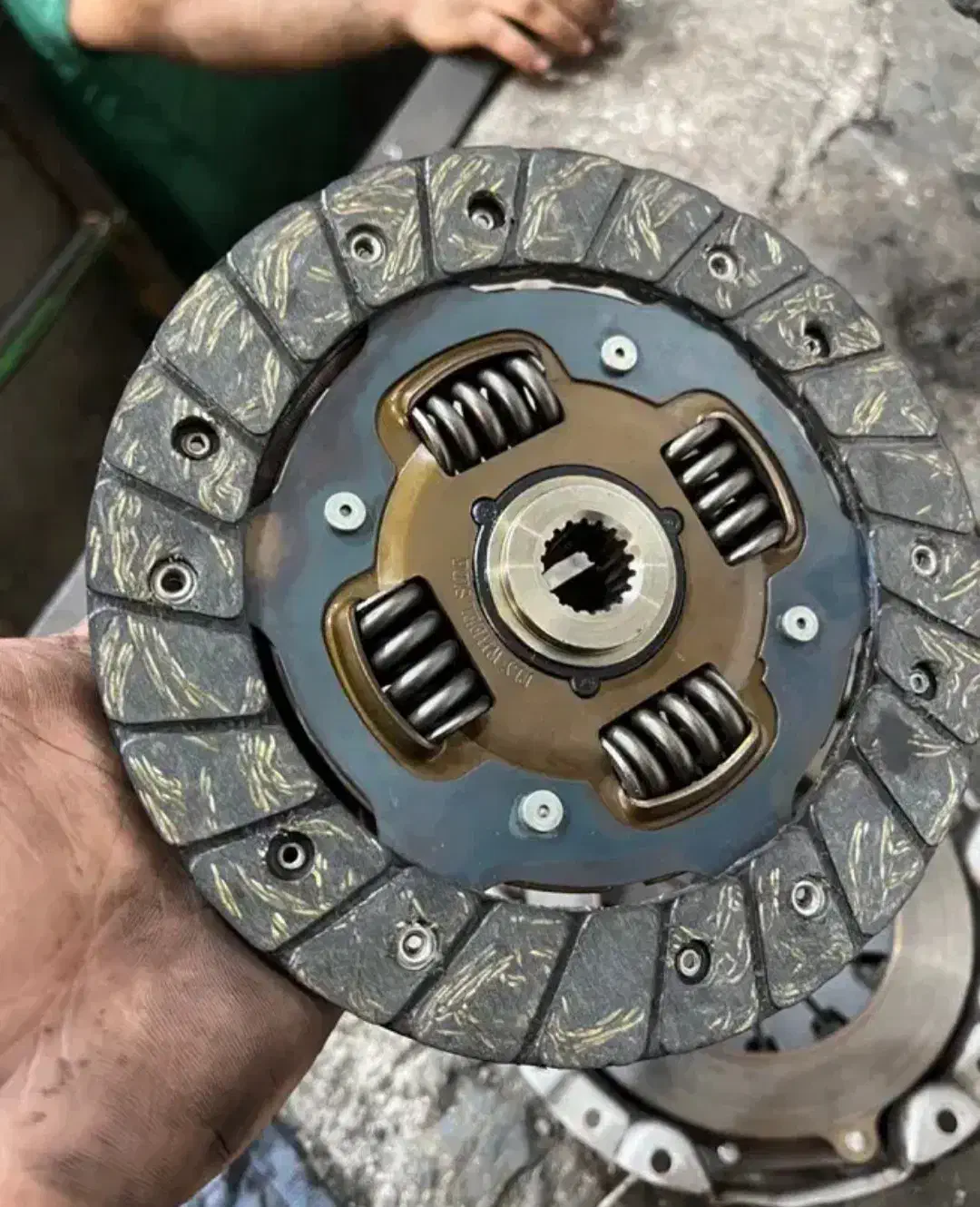 دیسک و صفحه تسمه تایم و رفع روغن ریزی تمامی خودرو|خدمات موتور و ماشین|شیراز, هفت تنان|دیوار