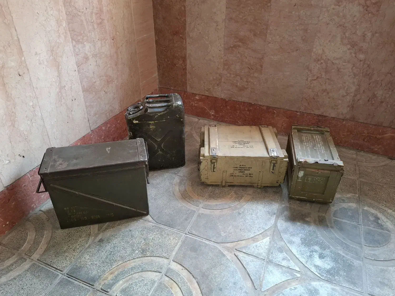 جعبه فلزی و چوبی قدیمی آمریکایی دکوری|مجسمه، تندیس، ماکت|تهران, بنیهاشم|دیوار