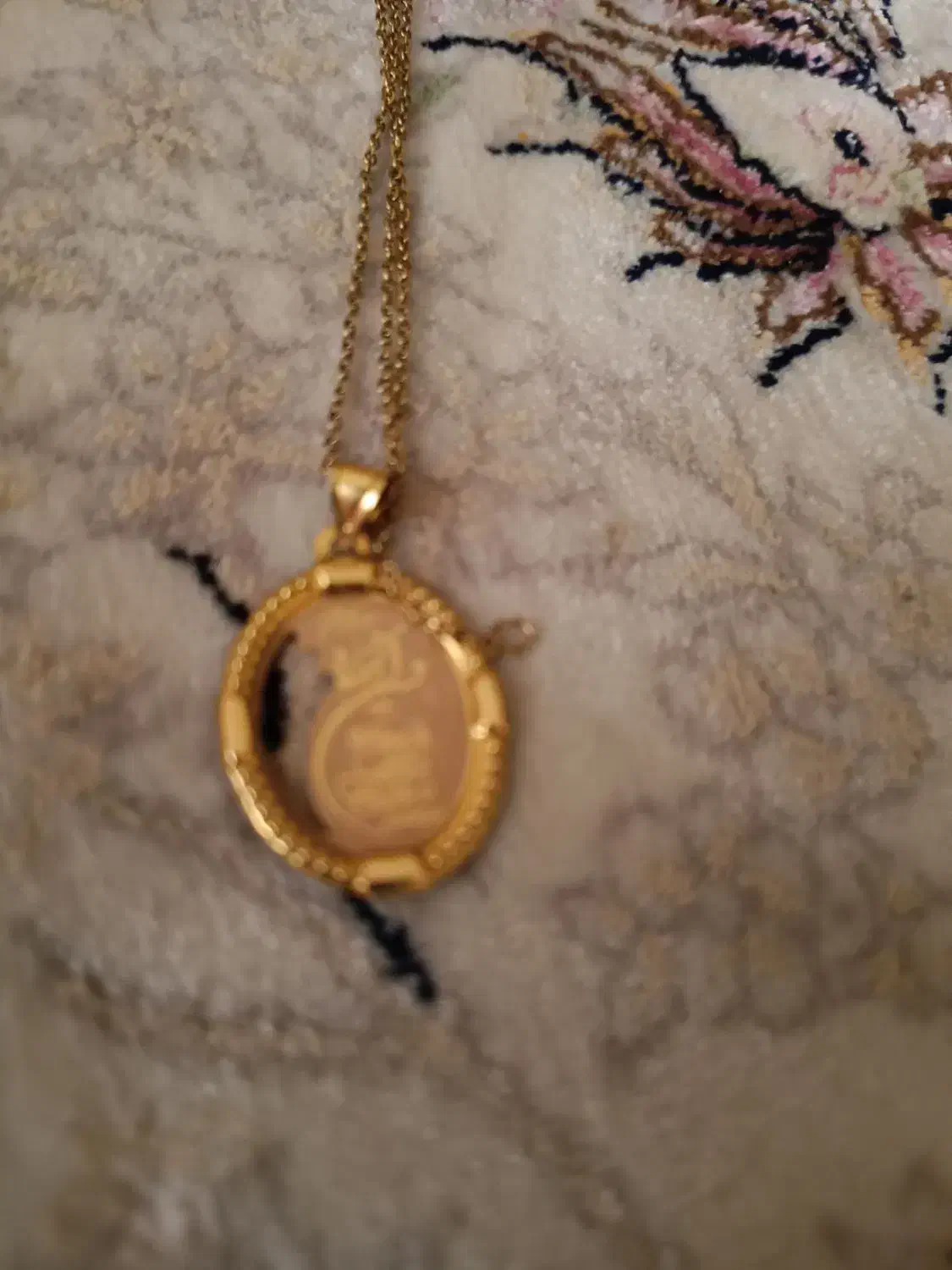 پلاک وان یکاد|جواهرات|مشهد, شفا|دیوار