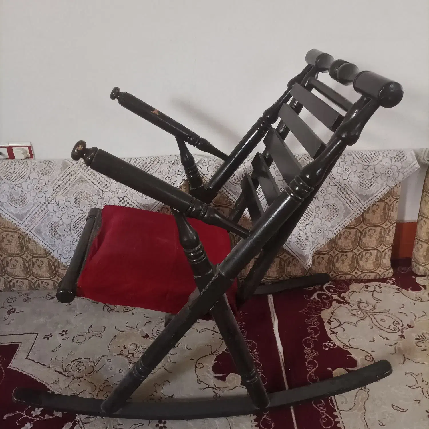 میز ناهارخوری.میز خاطره.صندلی راک.قفسه.گلدان|میز و صندلی غذاخوری|مشهد, شهید بهشتی|دیوار