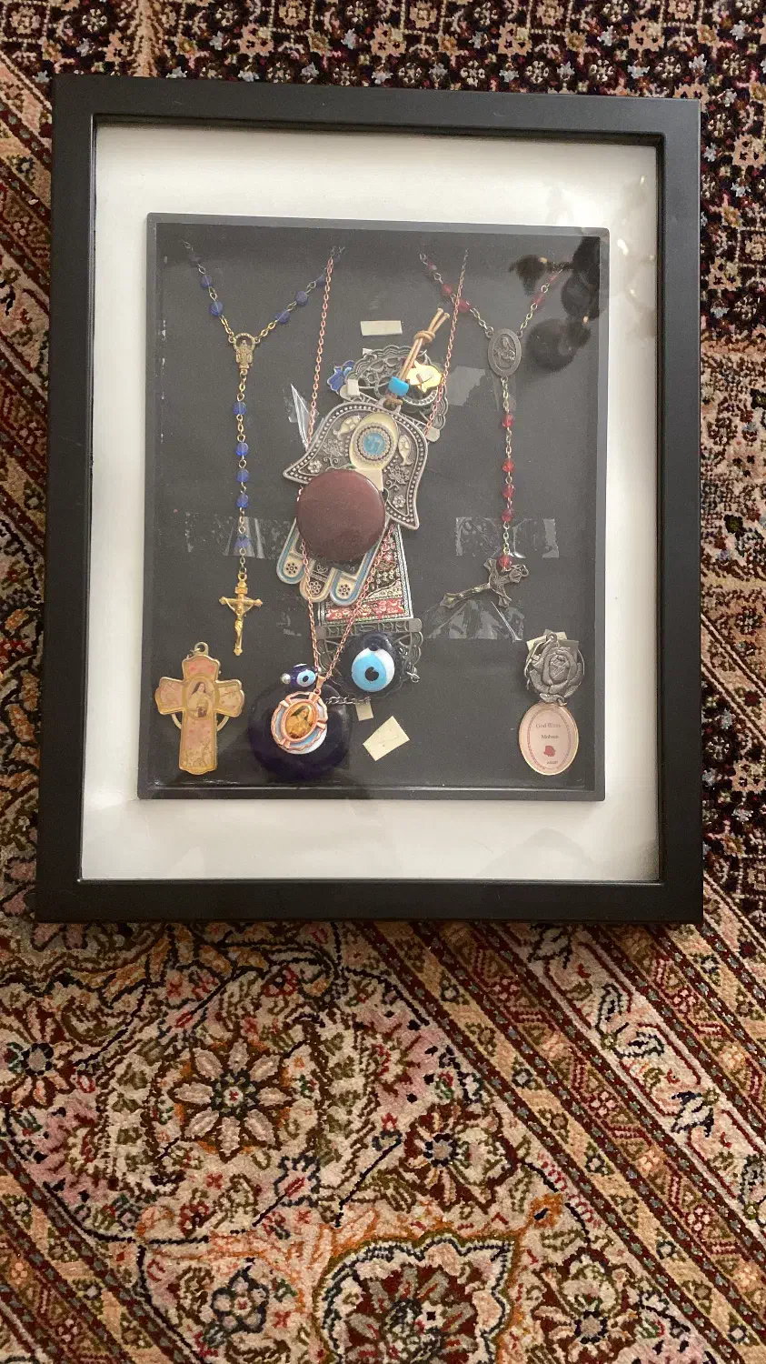 تابلویی از نشان ها و علایمی از ادیان و تمدن ها|صنایع دستی و سایر لوازم تزئینی|تهران, شهرآرا|دیوار