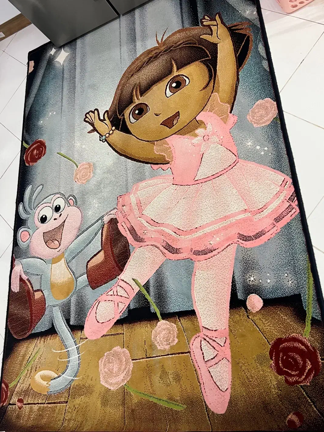 فرش کودک و یکعدد پاف|فرش|ارومیه, |دیوار