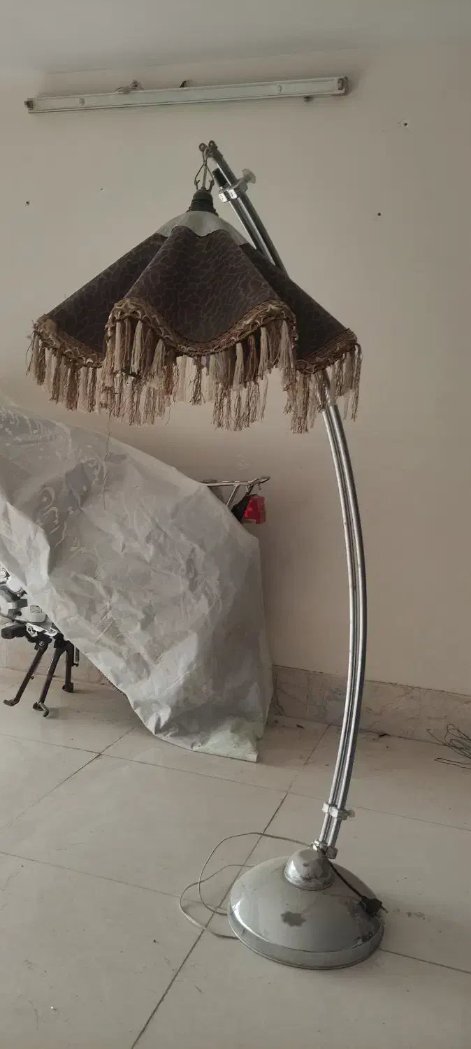 اباژول|چراغ خواب و آباژور|تربت‌حیدریه, مظفریه|دیوار