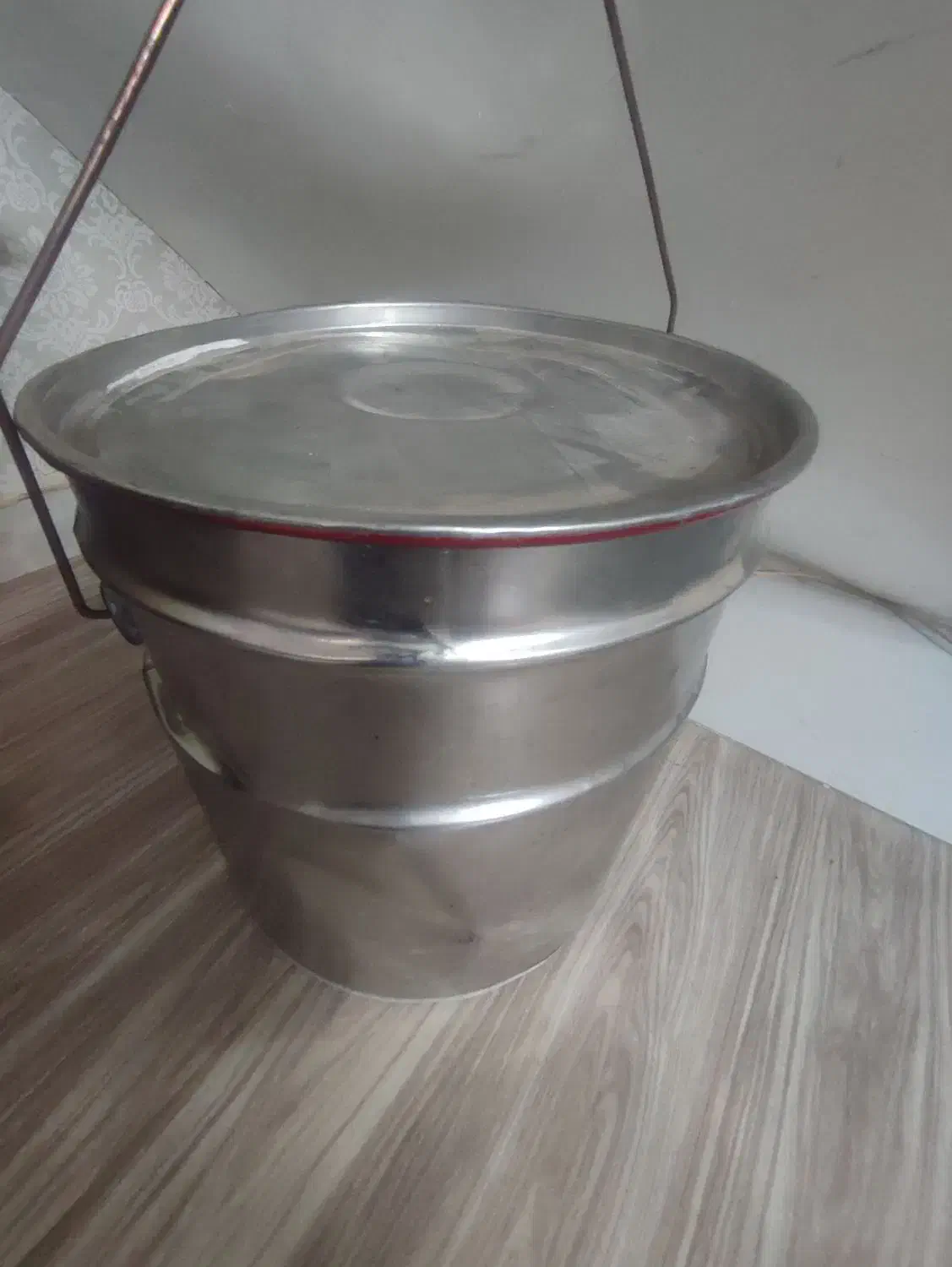 رنگ روغنی سفید ۲۰ کیلویی|مصالح و تجهیزات ساختمان|مشهد, کارگران|دیوار