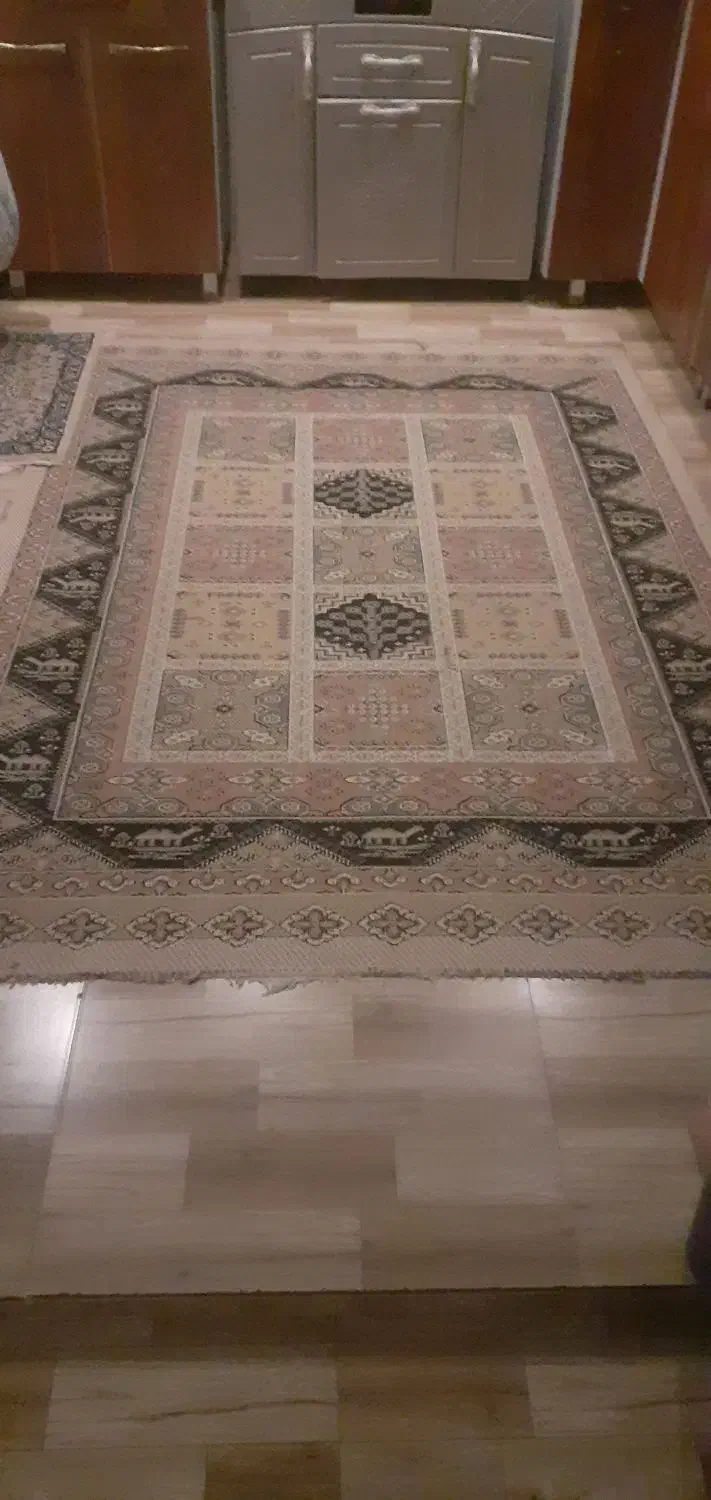 گلیم۴متریمناسبآشپزخونهفقط۸۵۰تومن|گلیم، جاجیم، گبه|اراک, |دیوار