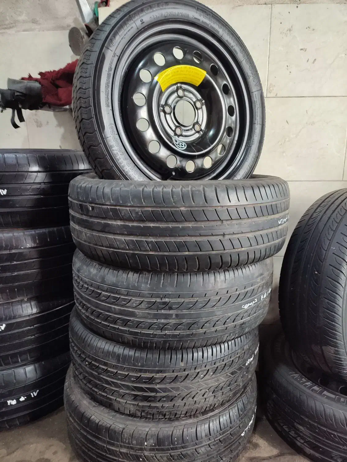 رینگ زاپاس فرقونی وچهار حلقه لاستیک 205/50/16|قطعات یدکی و لوازم جانبی|آستانه اشرفیه, |دیوار