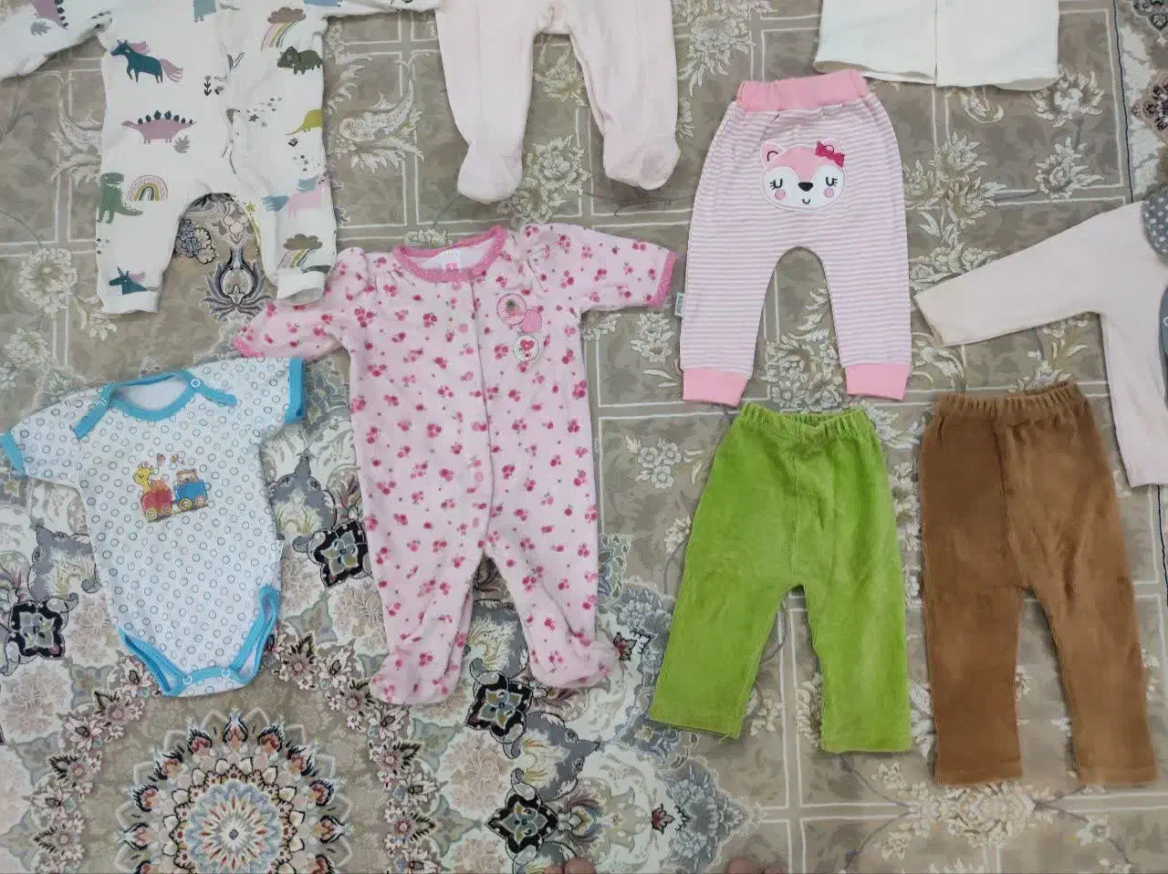 لباس و کلاه و کاپشن|کفش و لباس بچه|مشهد, صداقیه|دیوار