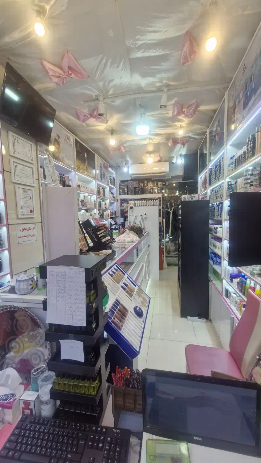 فروشنده ویترین فروشگاه|فروشگاه و مغازه|اصفهان, شاهد|دیوار