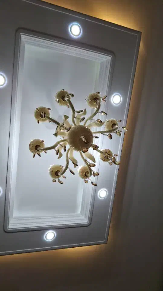 لوستر سالم و شیک|لوستر و چراغ آویز|اسلام‌شهر, شهرک قائمیه|دیوار