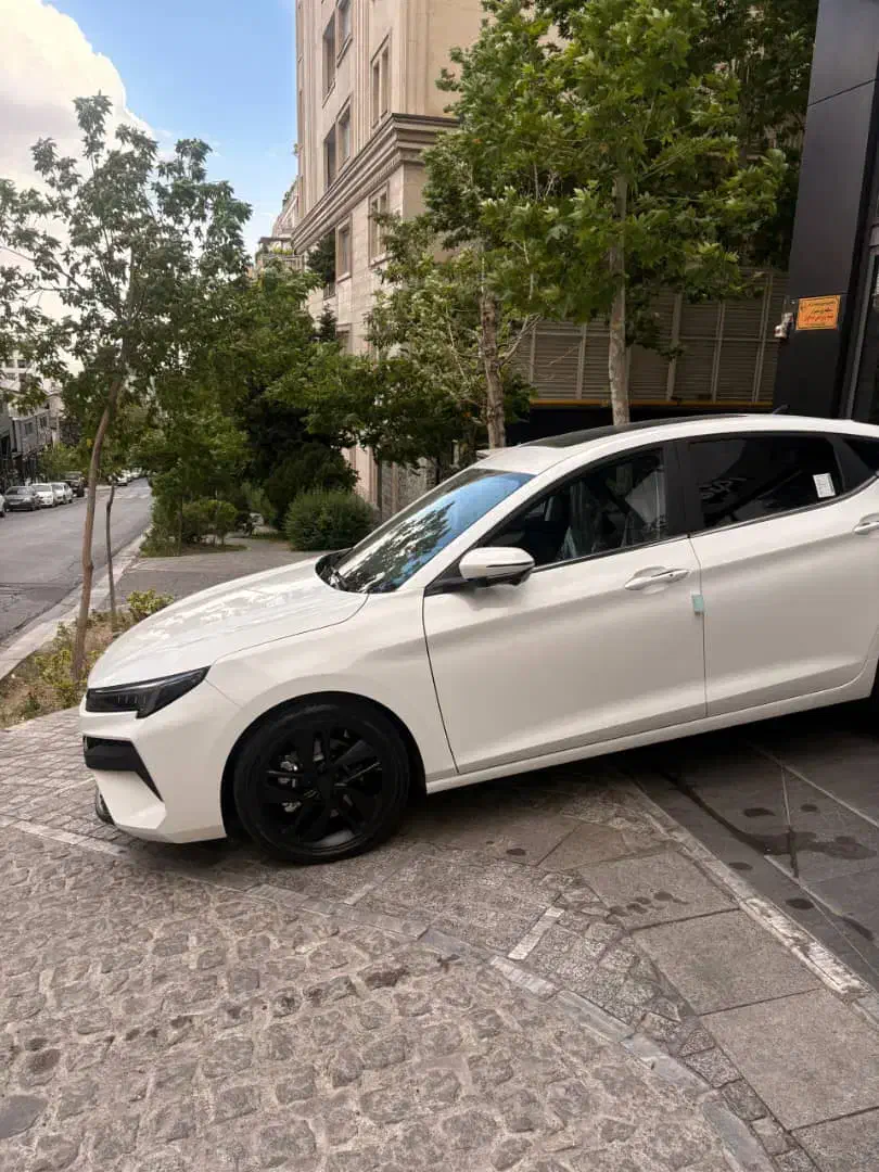 کی ام سی j7 خشک سفید ۱۴۰۴|خودرو سواری و وانت|کاشان, دانش|دیوار