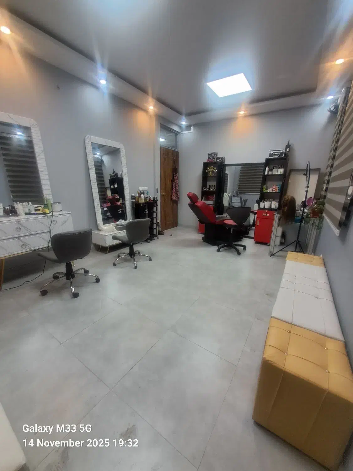 ناخن کار، مژه کار ، رنگ و مش کار ، شینیون کار|استخدام درمانی، زیبایی، بهداشتی|تهران, جیحون|دیوار