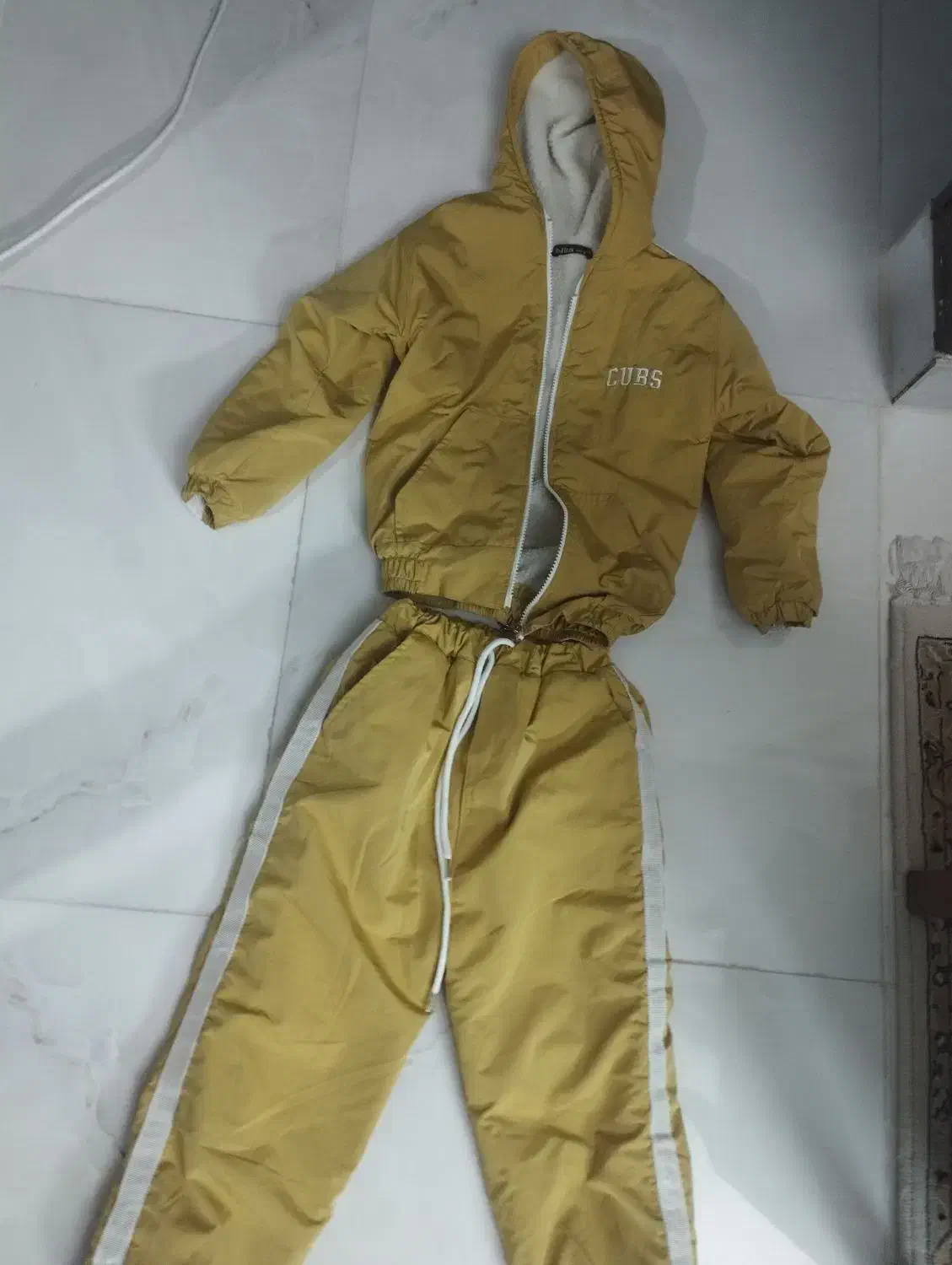 سویشرت|لباس|شیراز, انجیر|دیوار