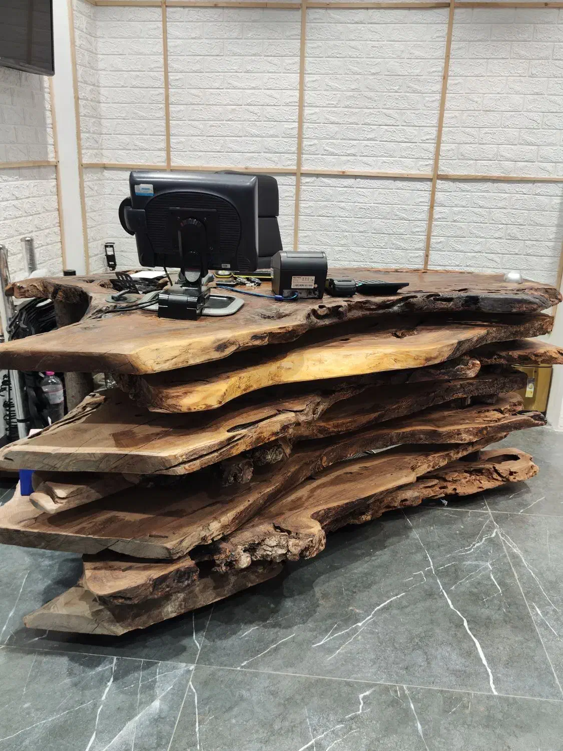 میز مدیریتی چوب گردو|مبلمان اداری|ایزدشهر, |دیوار