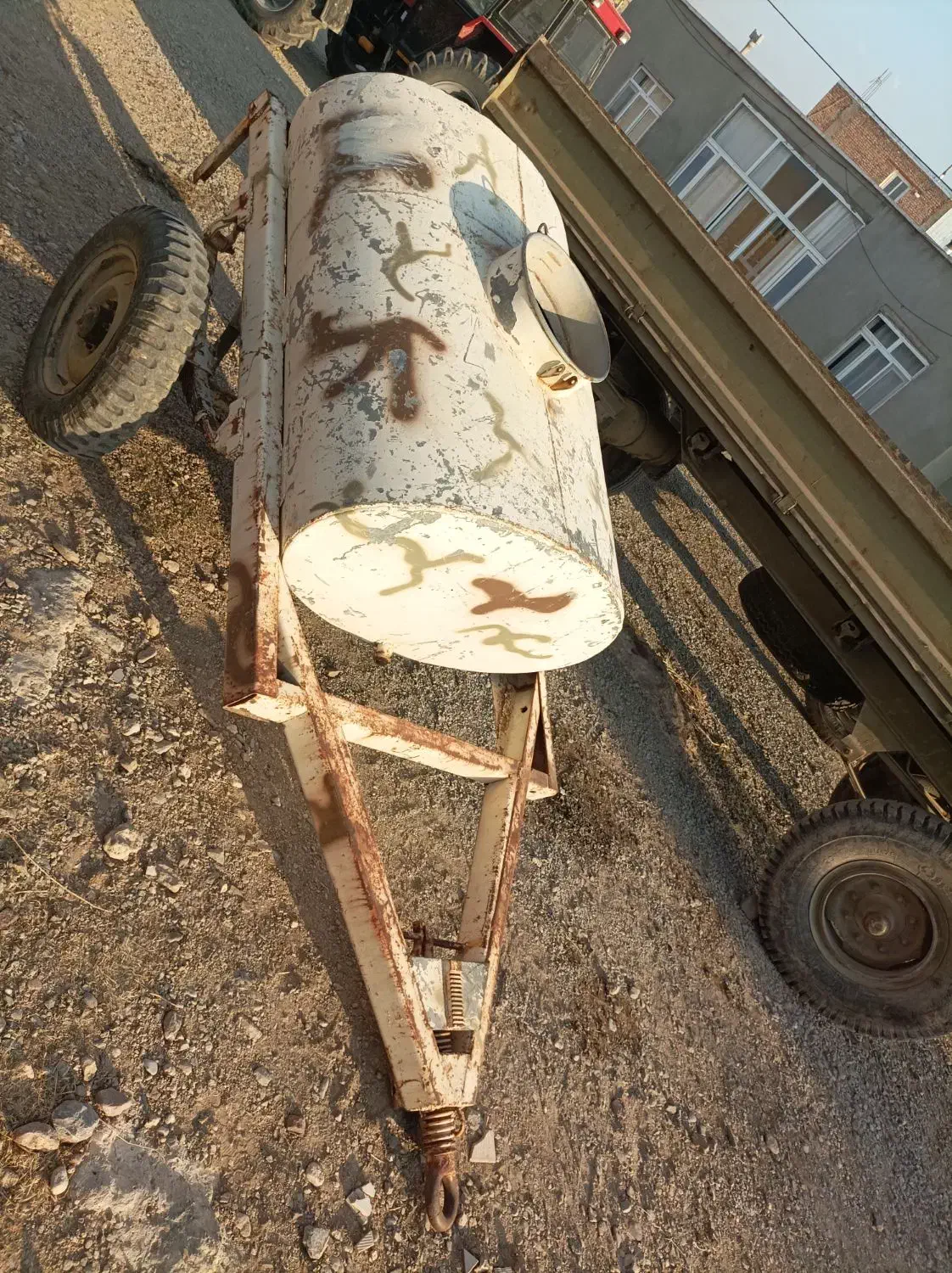 تانکر هزار لیتری ارتشی|ماشینآلات صنعتی|مهاباد (آذربایجان غربی), |دیوار