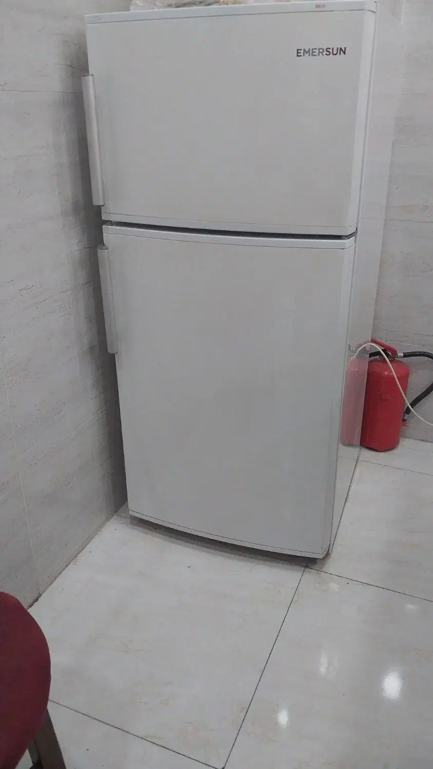 تعدادی وسایل کافه در حد نو به فروش می رسد|کافی‌شاپ و رستوران|شیراز, میرزاکوچک خان|دیوار