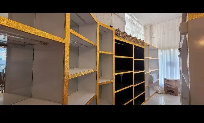 ویترین مغازه زیر قیمت فروش|بوفه، ویترین، کنسول|یزد, |دیوار