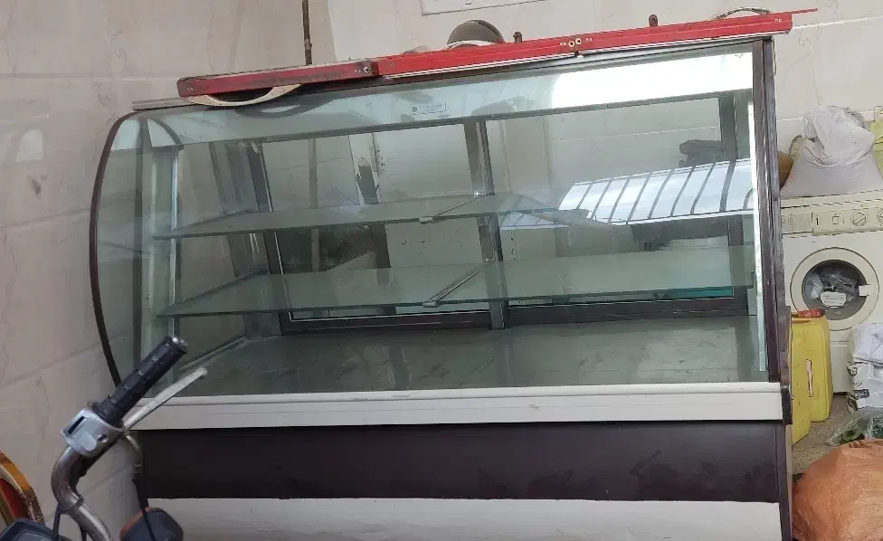 فروش یخچال سوپر مارکتی و ویترین شیرینی و نان|یخچال و فریزر|رشت, کوی فکوری|دیوار