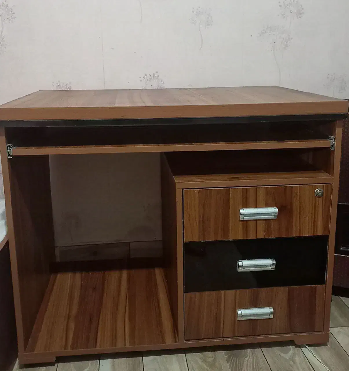 میز تحریر|میز تحریر و کامپیوتر|تهران, کاج|دیوار