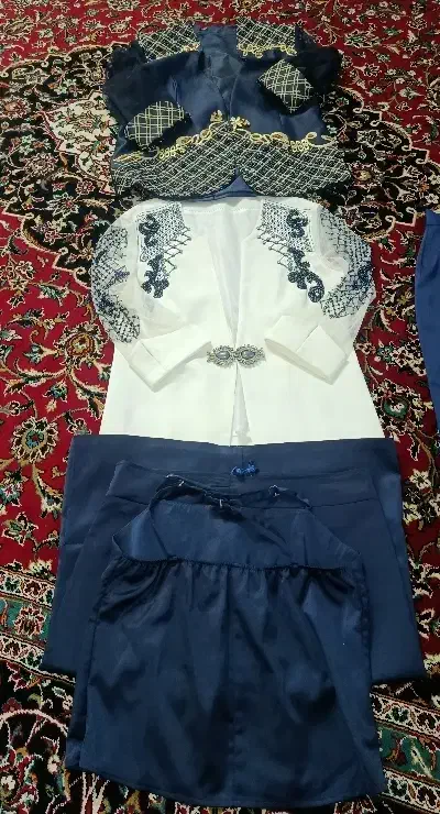 کت شلوار مجلسی زنانه|لباس|قم, چهل درخت‎|دیوار