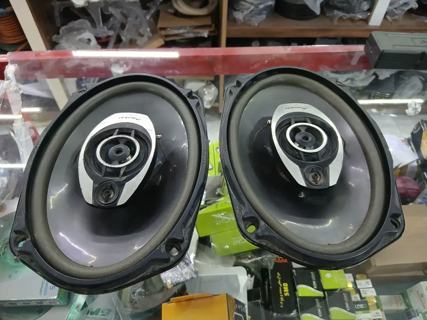 باند پایونر|صوتی و تصویری|دورود, |دیوار