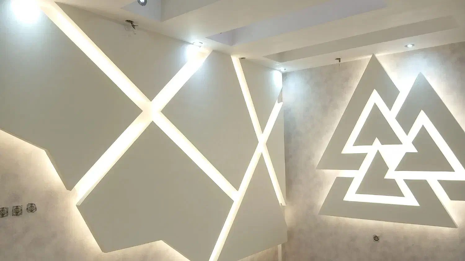 طراحی و اجرا انواع طرح کناف و کاغذ دیواری جا تی وی|خدمات پیشه و مهارت|مرند, |دیوار