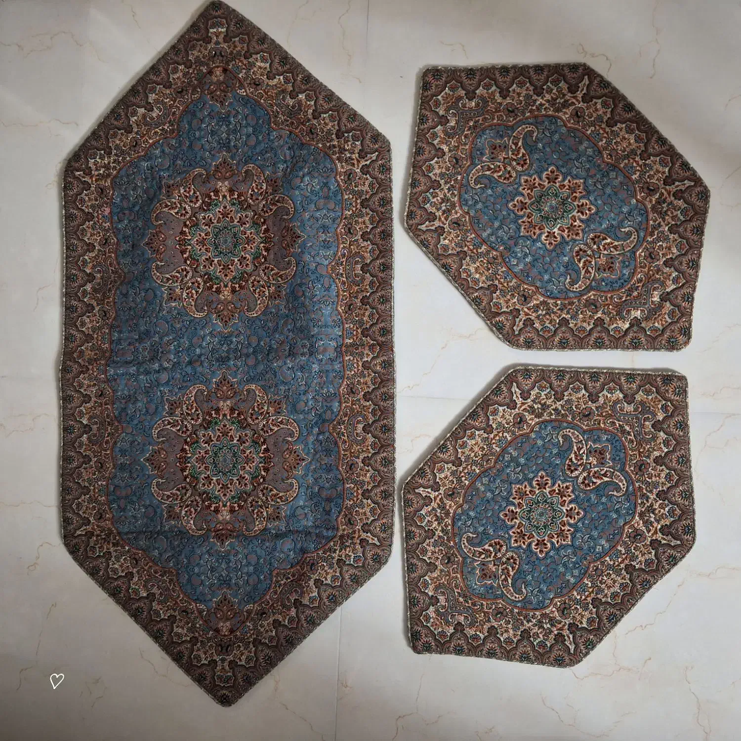 دو عدد رومیزی|پرده، رانر، رومیزی|گلستان (تهران), |دیوار