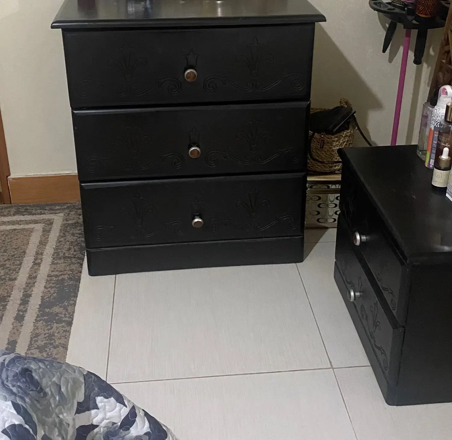 تخت دو نفره سالم|تخت و سرویس خواب|رشت, گلباغ نماز|دیوار