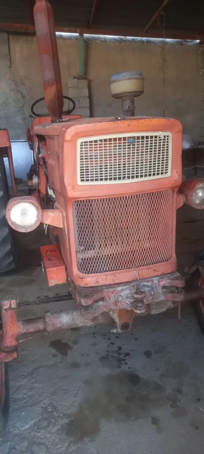 تراکتور رومانی|خودرو سنگین|صحنه, |دیوار