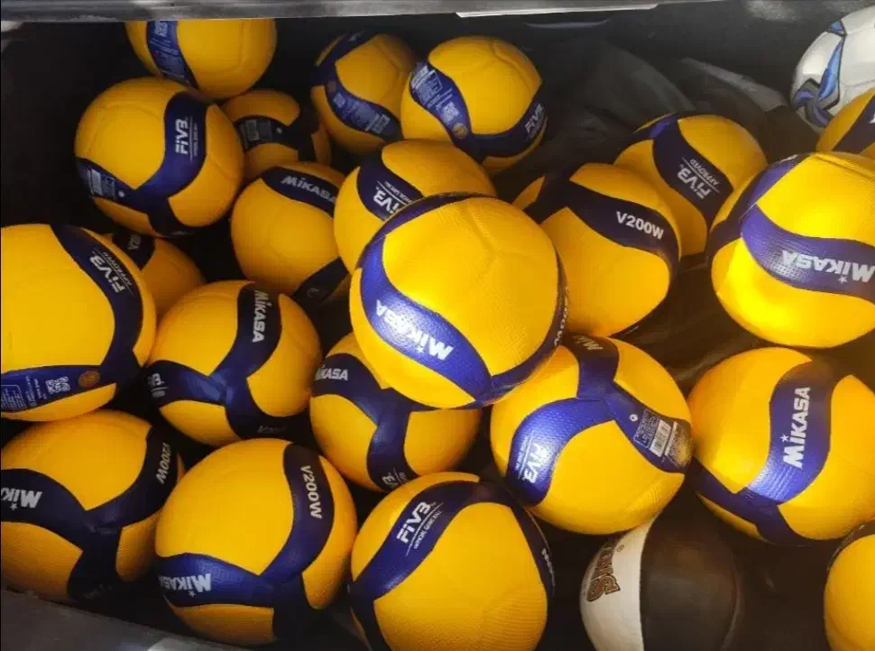 توپ والیبال V200W|ورزشهای توپی|اراک, |دیوار