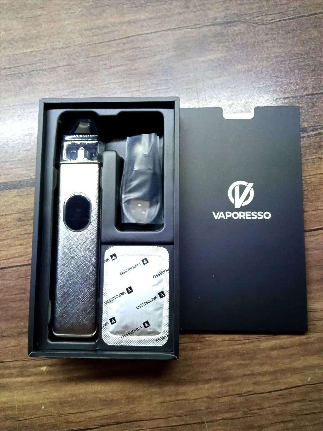 ویپ Vaporesso Xros 5 تمیز همراه جعبه|زیورآلات و اکسسوری|باقرشهر, |دیوار
